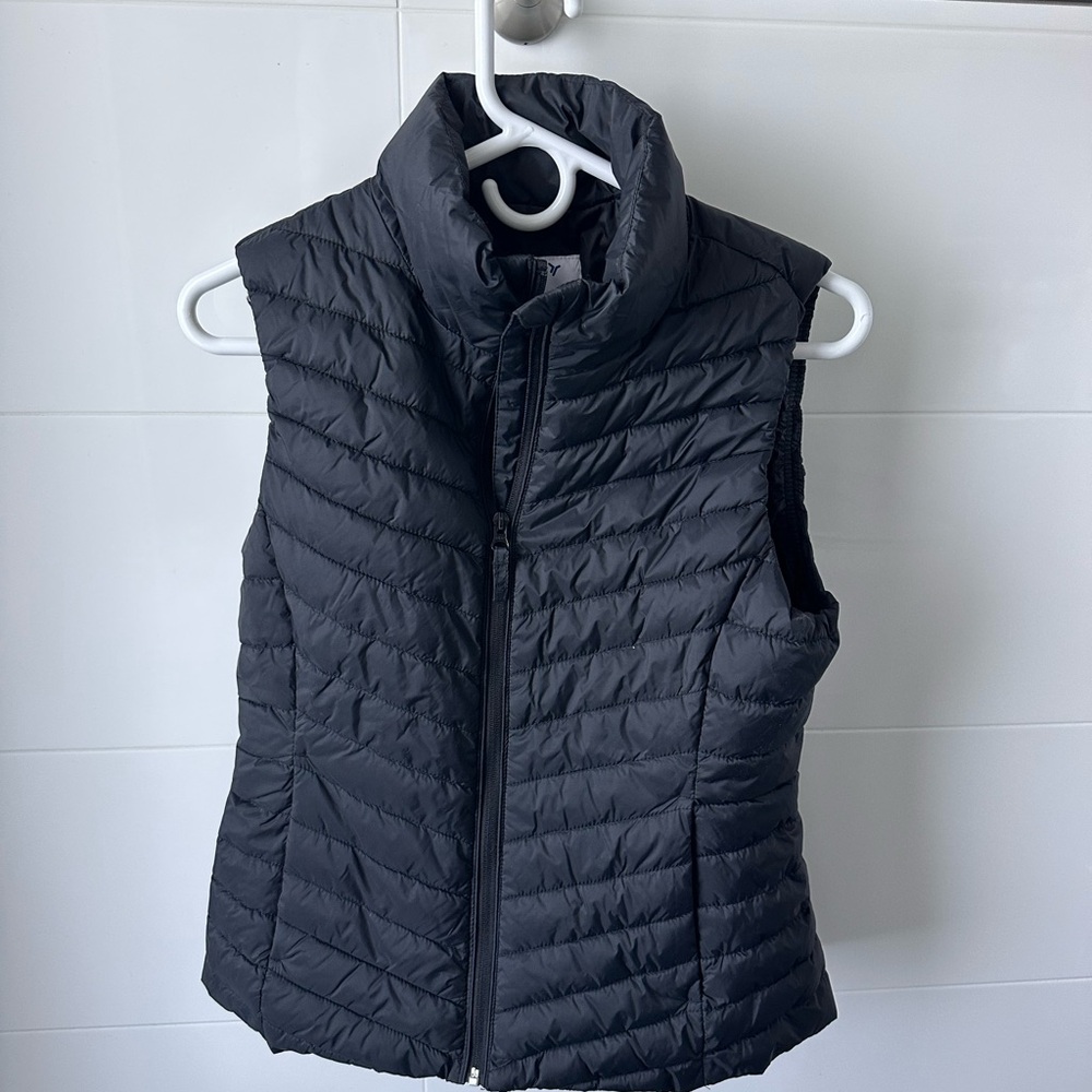 Women's Black Quilted Puffer Vest
